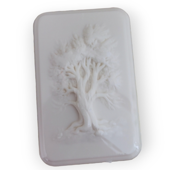 Lorcos French Lavender Soaps Set of 3 Soaps NIB - Picture 3 of 9